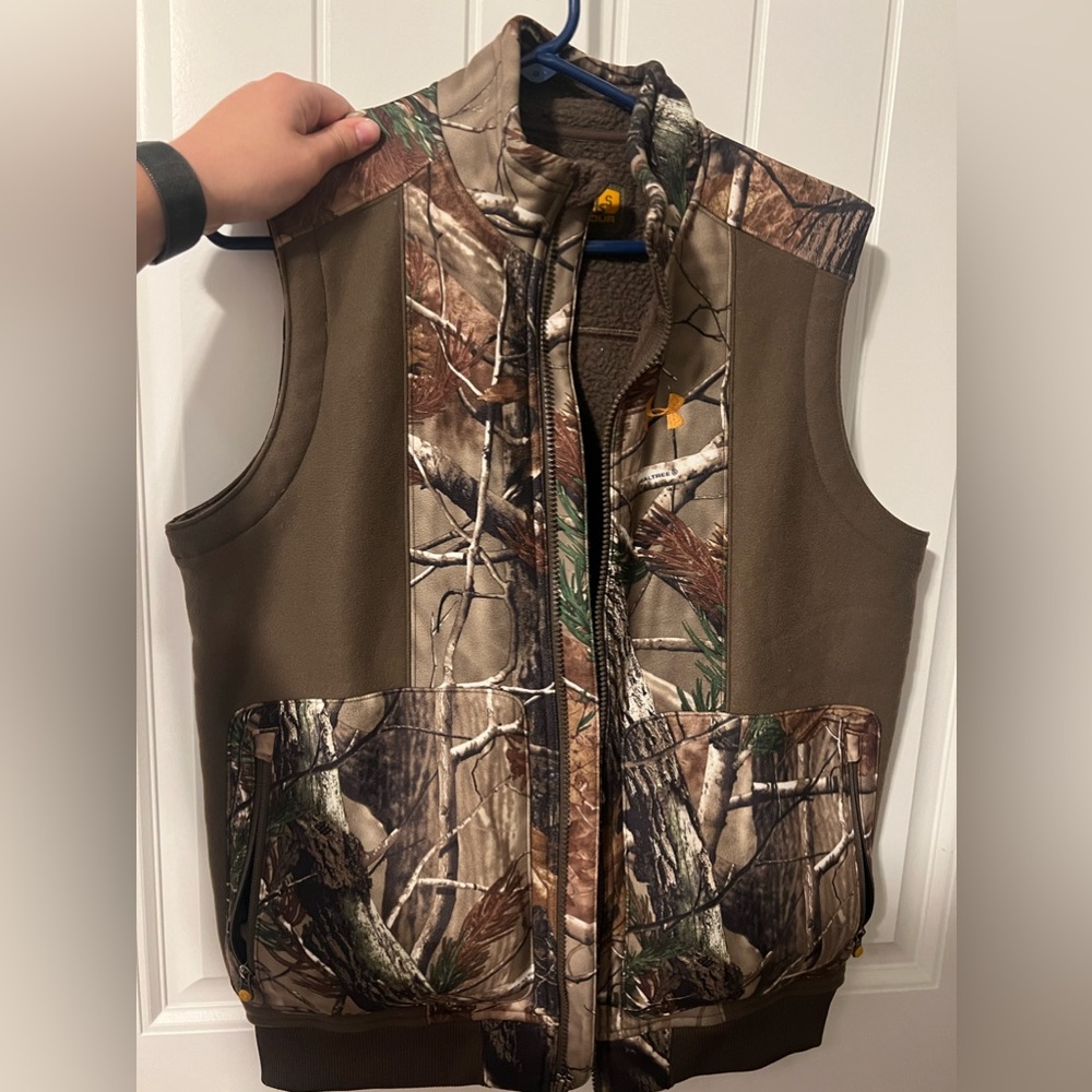 Small Under amour hunting vest